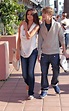 delena: Justin Bieber y Selena Gomez paseando de la mano por Santa Mónica.