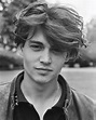 26 year old Johnny Depp photographed in 1989. in 2020 | Young johnny ...