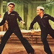 Frank Sinatra y Gene Kelly en "Levando Anclas" (Anchors Aweigh), 1945 ...