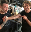Robert Downey Jr. revela tatuagem que ele e colegas do Vingadores ...