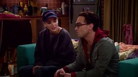 The Big Bang Theory - La máquina de abrazos - HD - YouTube