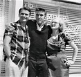 1956 9 23 = Elvis Presley au Sun Records avec Sam Phillips et Marion ...