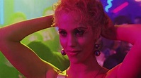 Paul Verhoeven Doesn't Think Elizabeth Berkley Is To Blame For ...