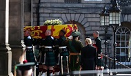 Funerali della Regina Elisabetta, 250mila persone hanno visitato la ...