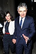 Rowan Atkinson : Mr Bean emménage avec la jeune Louise, après deux ans ...