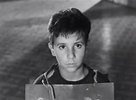 Crónica de un niño solo (1965)