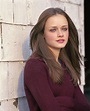 Gilmore Girls 2014 Gallery 06 Alexis Bledel as Rory | DVDbash | Alexis ...