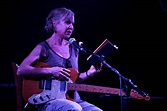 Kristin Hersh - Clwb Ifor Bach, Cardiff, 10/11/2016 | God Is In The TV