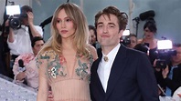Robert Pattinson presenta a su nueva novia y coincide con Kristen Stewart