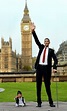 World’s tallest man Sultan Kosen will star in Achieving The Impossible ...