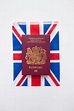 Pasaporte de viaje del reino unido en una bandera union jack de gran ...