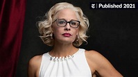 Kyrsten Sinema’s Style Keeps Us Guessing - The New York Times