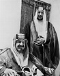 Prins Saud bin Abdul Muhsin Al Saud kocht voor zichzelf en zes ...