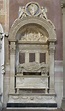 Bernardo Rossellino - Monumental Tomb of Leonardo Bruni