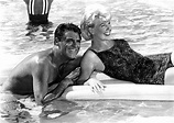 These summery pics of classic TV stars feel like a day at the beach ...