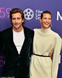 Jake Gyllenhaal and girlfriend Jeanne Cadieu make their red carpet ...