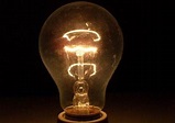 La bombilla. El 21 de octubre de 1879 Thomas Alva Edison mostró por ...