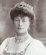 Margaret Evelyn Cambridge, Marchioness of Cambridge (8 April 1873 – 27 ...