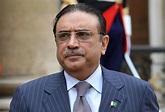 Asif Ali Zardari Gives Bilawal a Pappi On Father's Day and Everyone's ...
