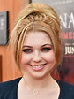 Sammi Hanratty Height - CelebsHeight.org