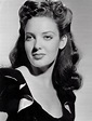 Linda Darnell | Vintage hairstyles, 1940s hairstyles, Hollywood glamour