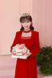 趙雅芝曬照慶祝70歲生日 穿紅色長裙戴皇冠狀態驚豔 - 新浪香港