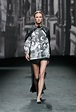 巴黎時裝周／Jennie與暮光女神同框！CHANEL重演經典元素、爆款22包變小了 | ET Fashion | ETtoday新聞雲
