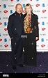 Mark Knopfler und seine Frau Kitty Aldridge bei den Ivor Novello Awards ...