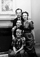 Hume Cronyn, Jessica Tandy and family | Hollywood couples, Jessica ...