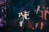 泫雅、DAWN金曉鐘首次海外合體獻給台灣！火辣演出、二度親吻嗨翻全場 | Vogue Taiwan