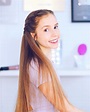 Who is Youtuber Anna Mcnulty ? Her Age, Height, Sister & More