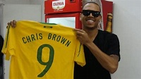 Chris Brown indica que sua próxima turnê pode passar pelo Brasil