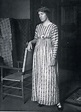 Vanessa Bell wearing one of her own designs, 1915 The Textile Blog ...