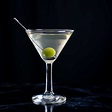 Dirty Martini: der Martini-Cocktail mit lecker Olivenlake
