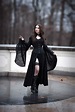 Pin de 𝕷𝖚𝖆𝖓 𝕾𝖙𝖔𝖐𝖊𝖘 em Gothic World/Dark | Beleza gótica, Vestido ...