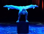 Book Equilibrist Act | Acrobatic Show Hamburg | Hire Balancing Acrobat