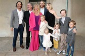 Goldie Hawn and Kurt Russell With Their Grandchildren Pictures | PEOPLE.com