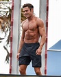 These Shirtless Zac Efron Photos Will Definitely Make You Feel Things ...