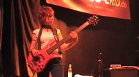 Alexandra Merl - E-Bass - YouTube