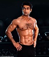 Kumail Nanjiani flaunts ripped abs in INCREDIBLE body transformation ...