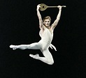 Pin by Lito Mazzetti on Mikhail Baryshnikov | Male ballet dancers ...