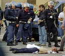 Genova, G8 – 2001 – la morte di Carlo Giuliani | Artribune