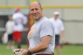 Chiefs fans being kicked out of Arrowhead for 'Fire Scott Pioli' signs ...
