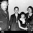Albert Einstein et sa femme Elsa à New York, 1935 Photo Stock - Alamy