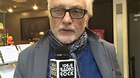 David Ackroyd canta i Beatles al Karaoke Rock Bike di Radio Rock - YouTube