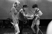 Backstage Annie Clark, Taylor Swift & Beck : r/AnnieClark