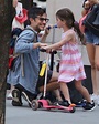 Por primera vez Gael García Bernal se deja ver paseando con sus hijos ...