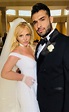 VERSACE 藝術總監 Donatella Versace 談設計小甜甜布蘭妮 Britney Spears 婚紗內幕：「小甜甜想穿什麼就穿 ...