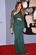 Jennifer Lopez de verde, con un vestido asimétrico - Foto en Bekia Moda