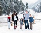 Snow family pictures, winter family pictures, family photography ...